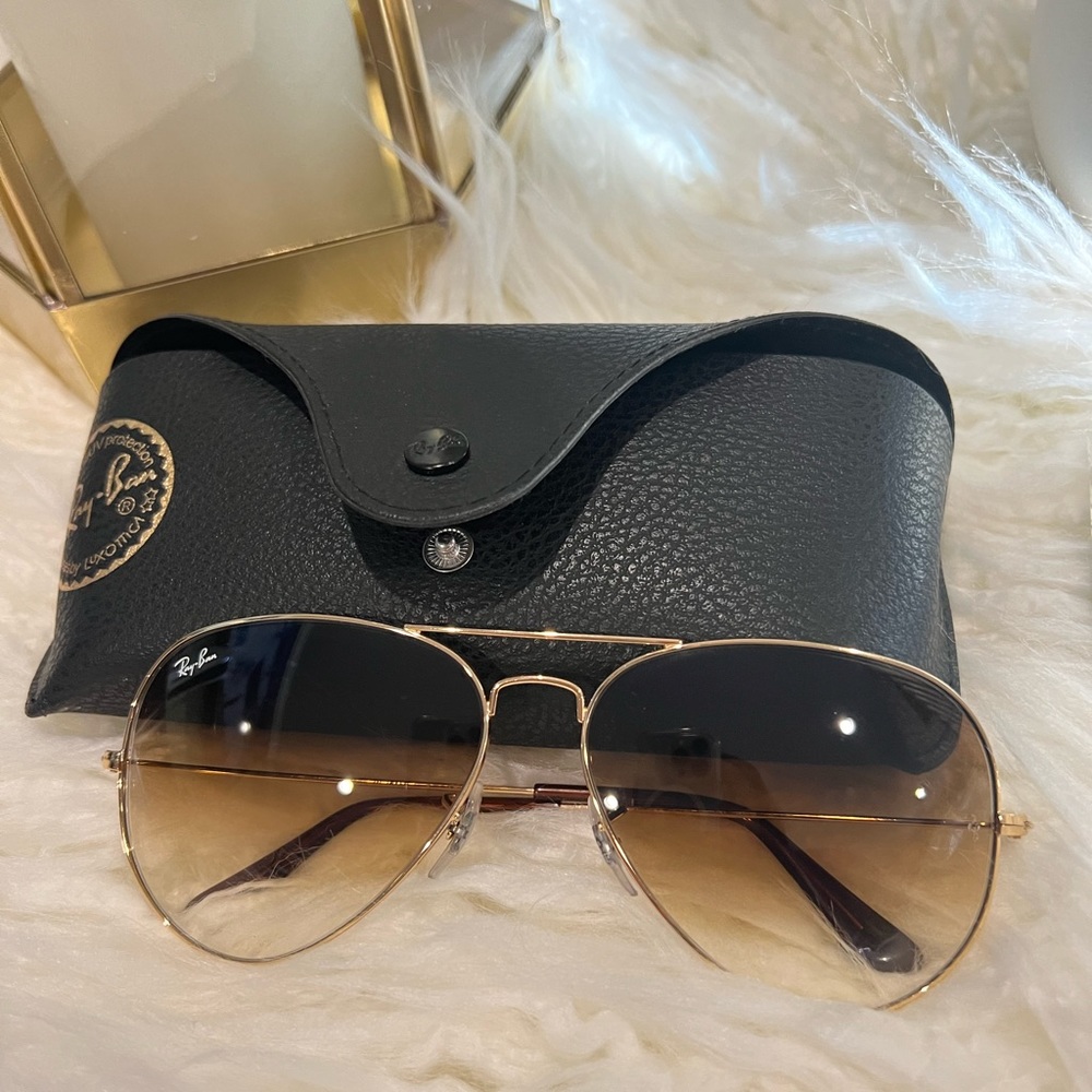 Never worn large brown gradient Ray-ban aviator sunglasses!!